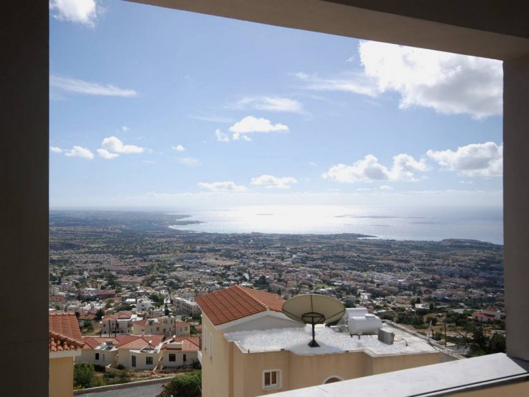 5 Bedroom House for Sale in Peyia, Paphos District
