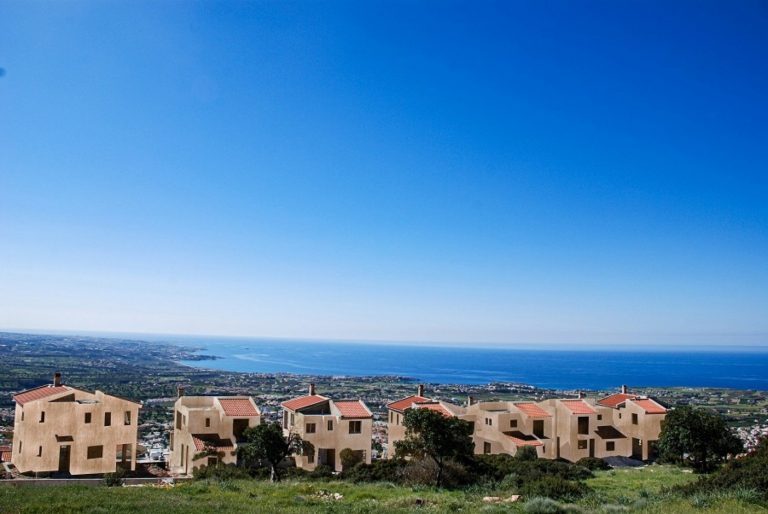 5 Bedroom House for Sale in Peyia, Paphos District