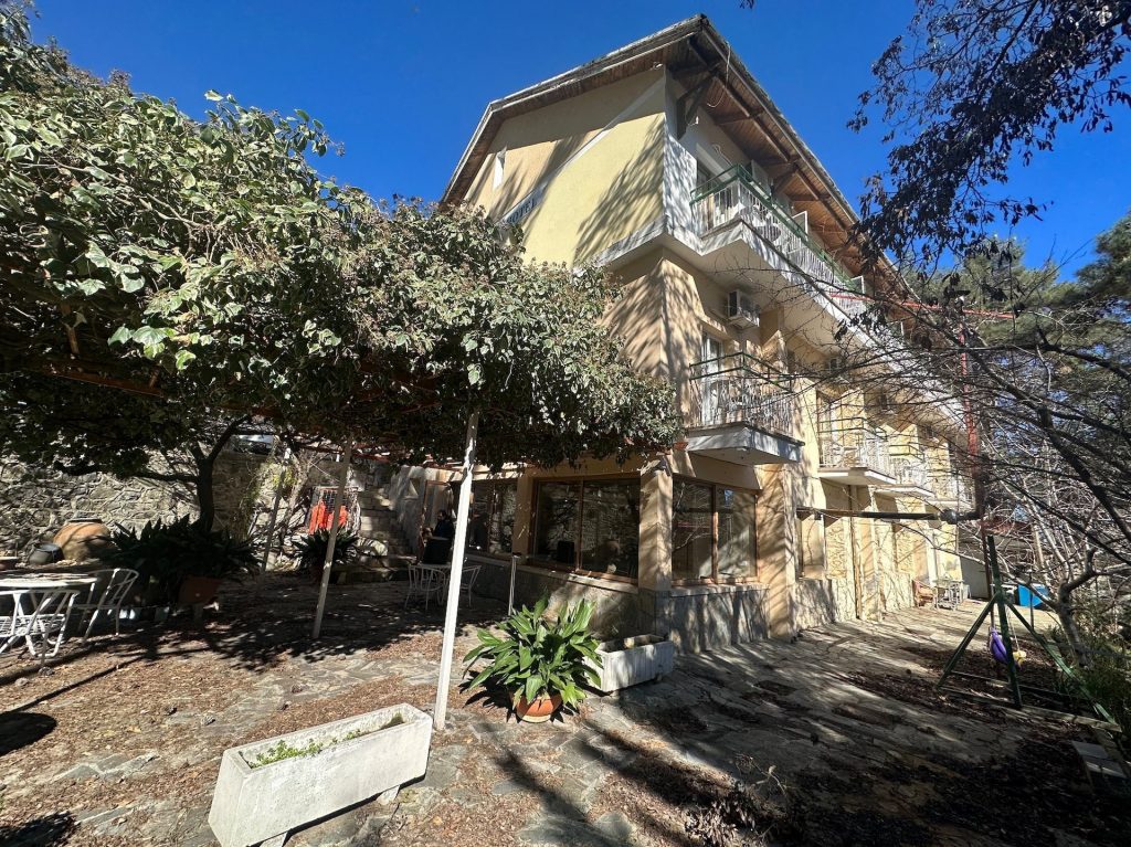 600m² Commercial for Sale in Pano Platres, Limassol District