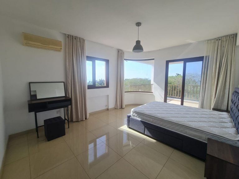 3 Bedroom Apartment for Rent in Kissonerga, Paphos District