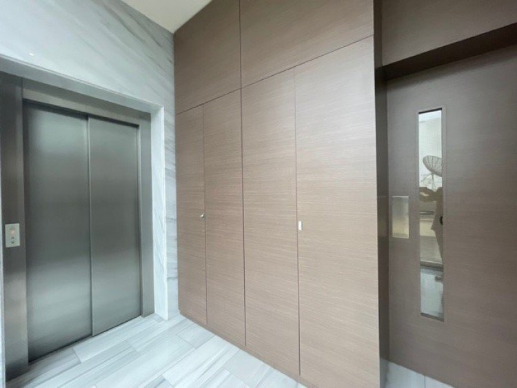 1950m² Building for Sale in Limassol – Mesa Geitonia