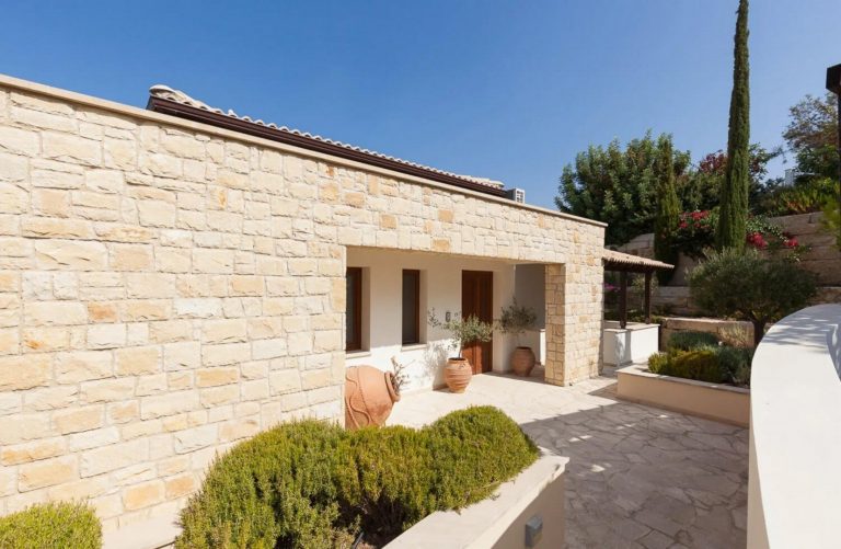 2 Bedroom House for Sale in Aphrodite Hills, Paphos District