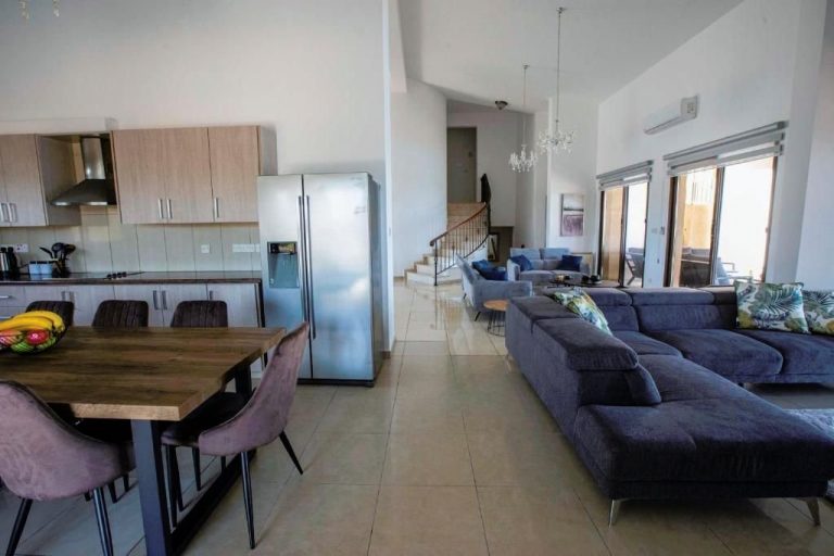 6+ Bedroom House for Sale in Kathikas, Paphos District