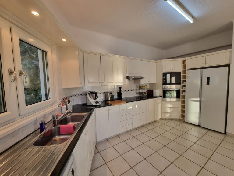 5 Bedroom House for Sale in Tala, Paphos District