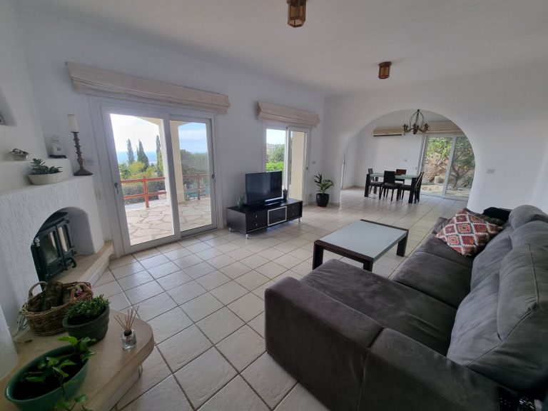 5 Bedroom House for Sale in Tala, Paphos District
