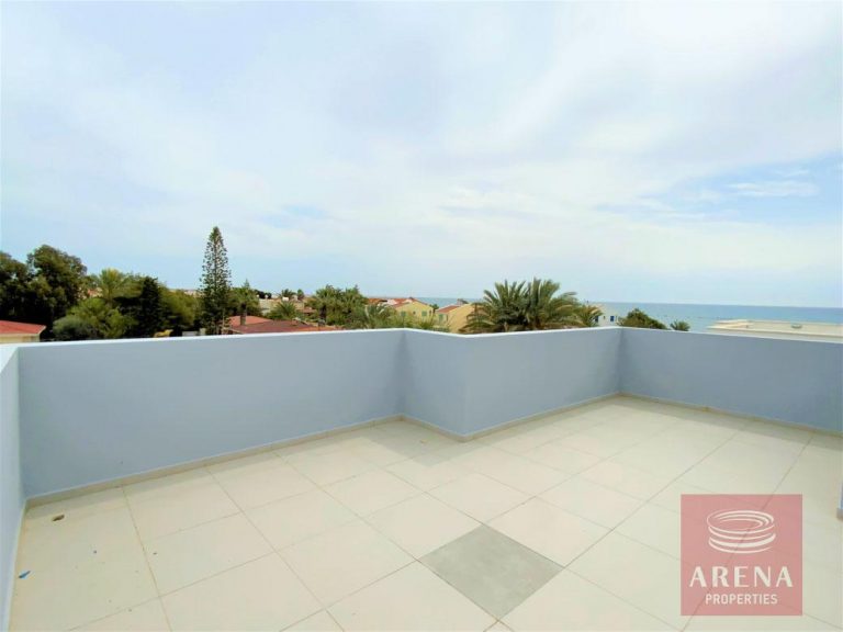 4 Bedroom House for Sale in Pervolia Larnacas