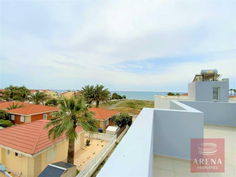 4 Bedroom House for Sale in Pervolia Larnacas