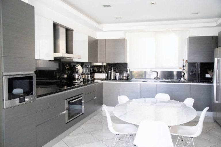 5 Bedroom House for Sale in Agios Tychonas, Limassol District