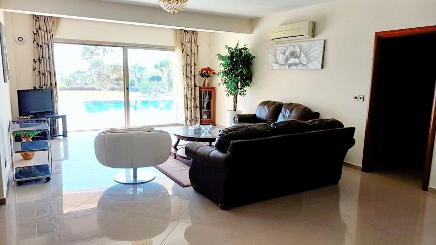 5 Bedroom House for Rent in Sea Caves, Paphos District
