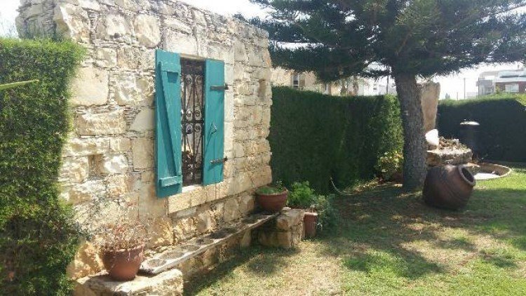 5 Bedroom House for Rent in Agios Sylas, Limassol District