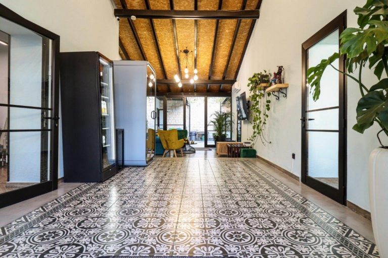 225m² Office for Rent in Limassol – AgiaTriada