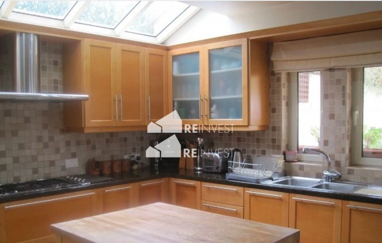 5 Bedroom House for Sale in Geroskipou, Paphos District