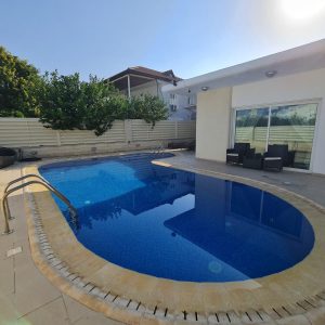 4 Bedroom House for Sale in Nicosia – Pallouriotissa