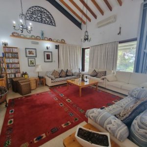 6+ Bedroom House for Sale in Moniatis, Limassol District