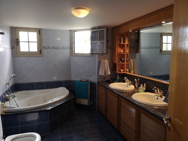5 Bedroom House for Rent in Limassol District