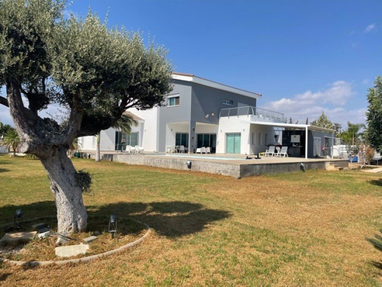4 Bedroom House for Rent in Ypsonas, Limassol District