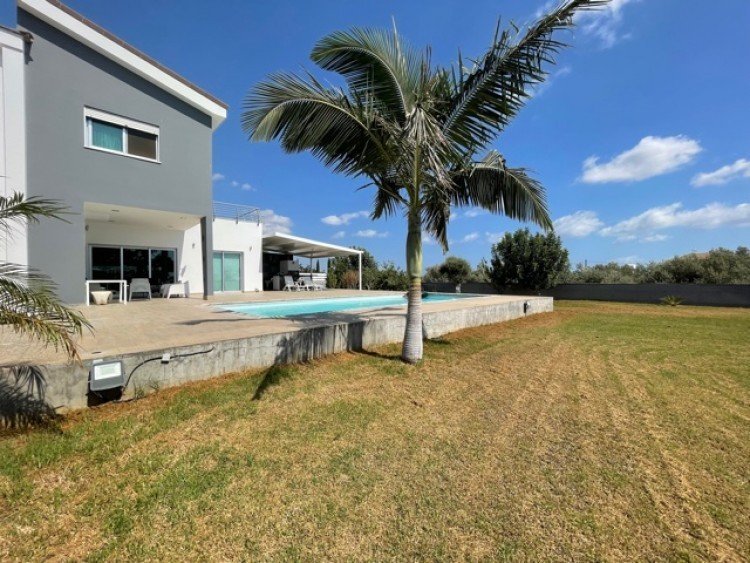 4 Bedroom House for Rent in Ypsonas, Limassol District