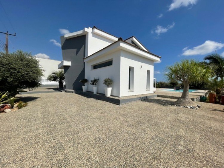 4 Bedroom House for Rent in Ypsonas, Limassol District