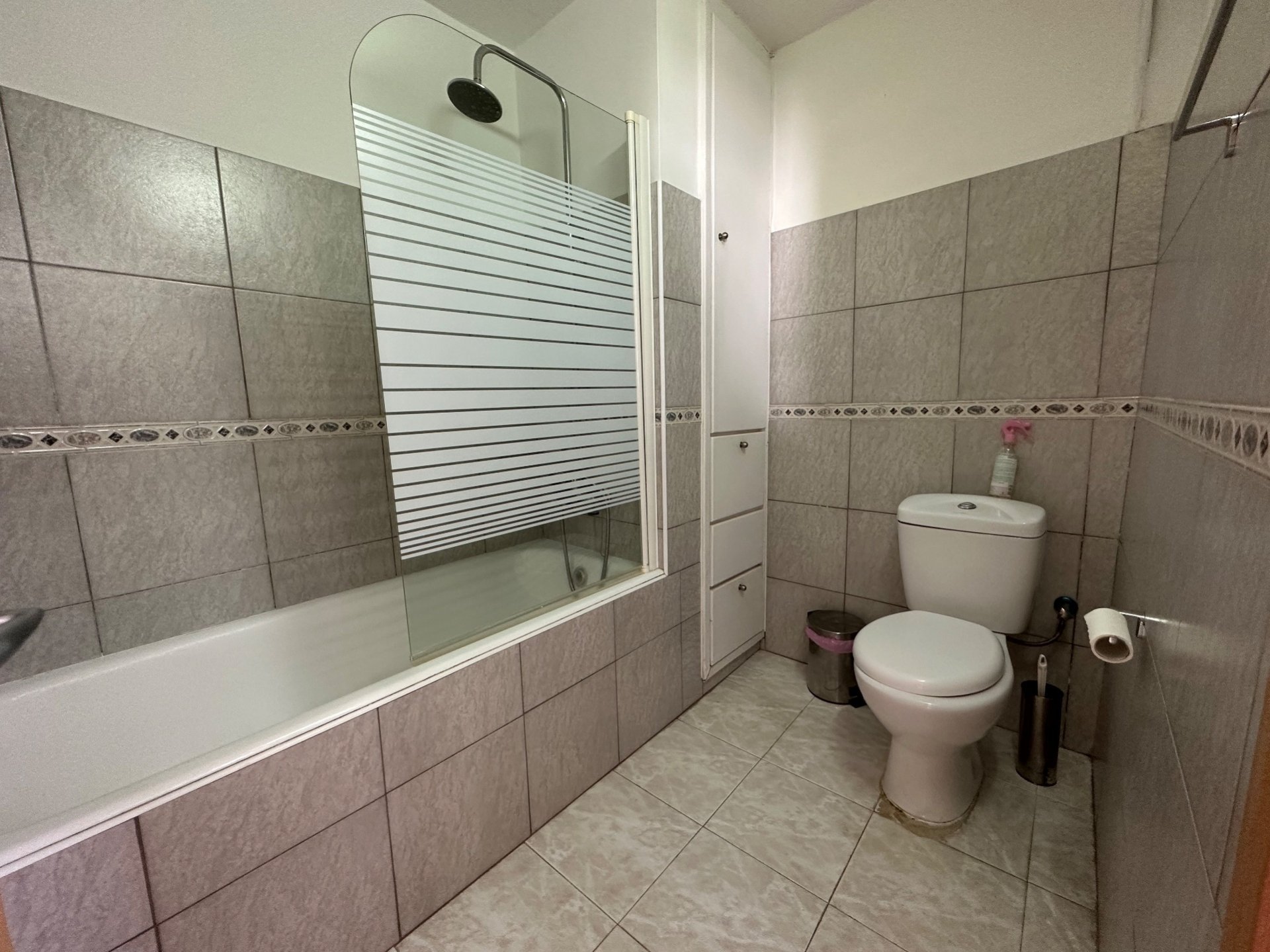 100m² Office for Rent in Limassol District