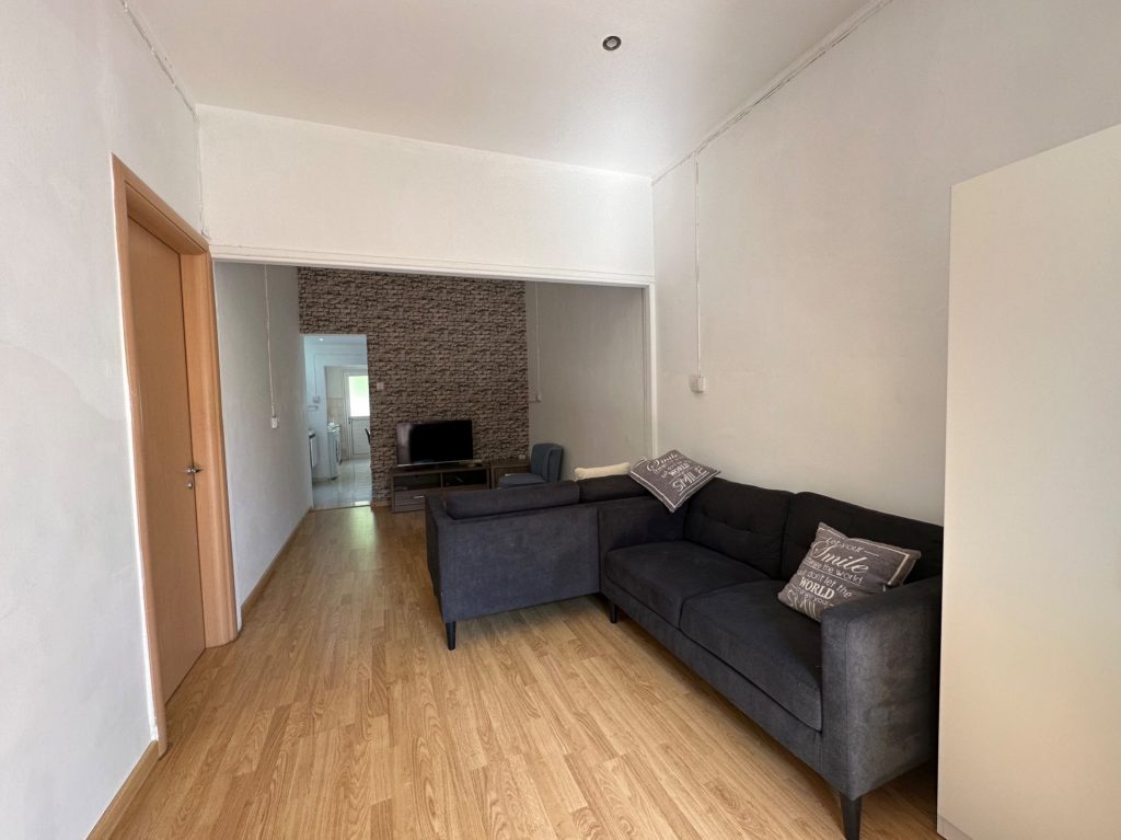 100m² Office for Rent in Limassol District