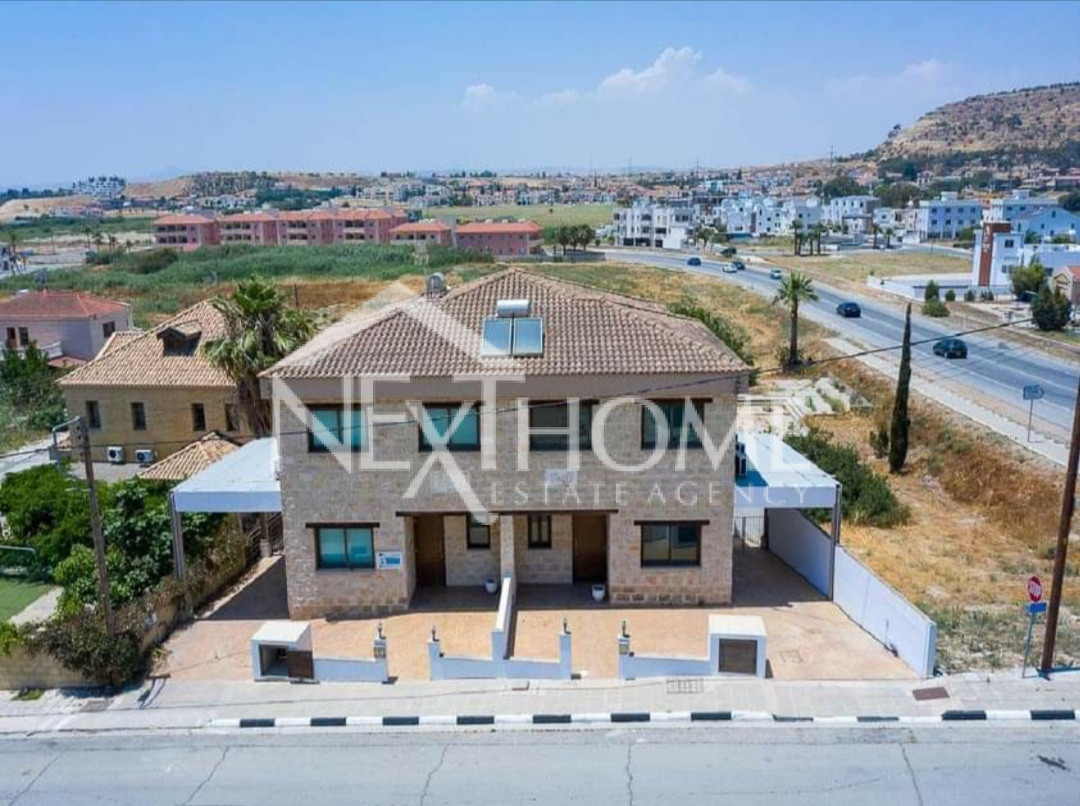 6+ Bedroom House for Sale in Oroklini, Larnaca District