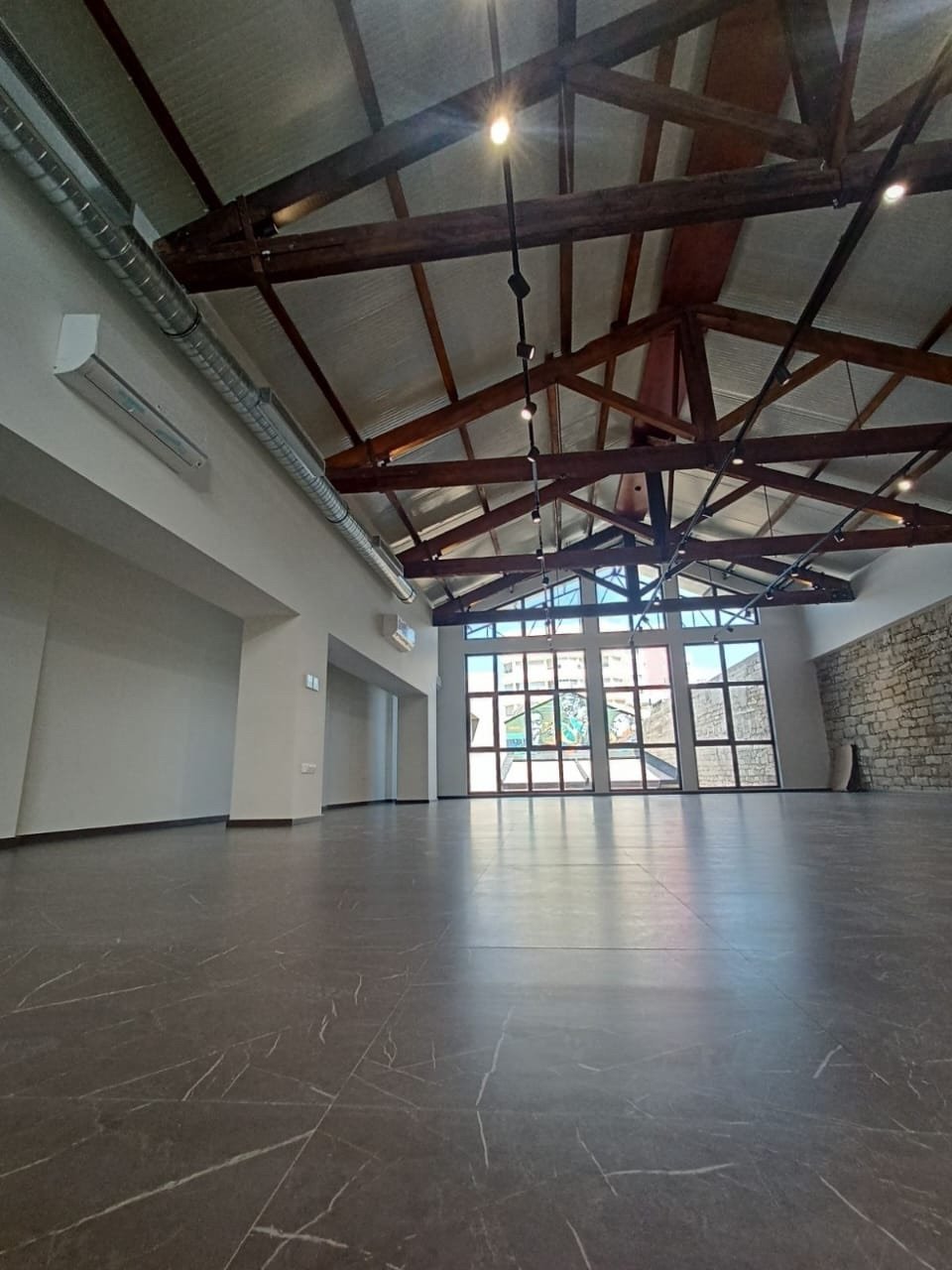 1002m² Building for Rent in Limassol District