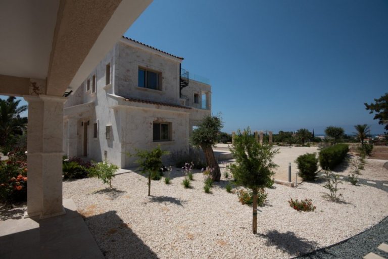 4 Bedroom House for Sale in Peyia, Paphos District