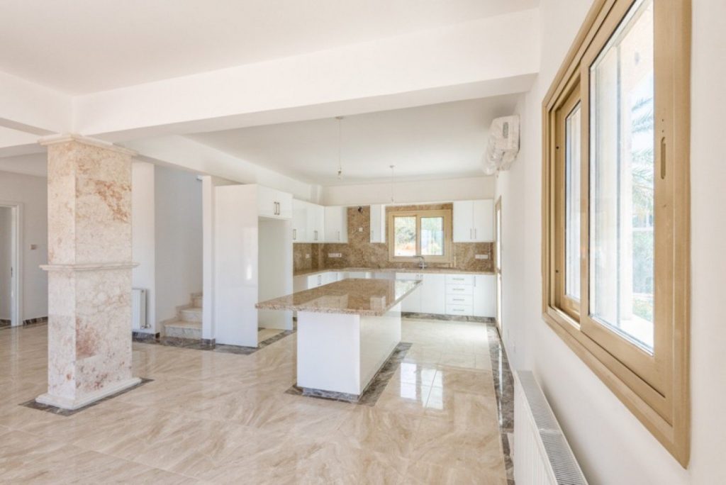 4 Bedroom House for Sale in Peyia, Paphos District