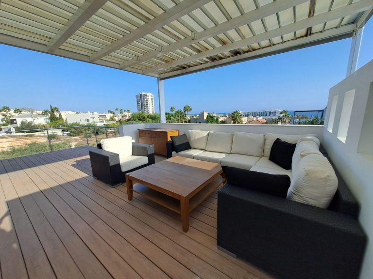 4 Bedroom House for Sale in Pyrgos Lemesou Tourist Area, Limassol District