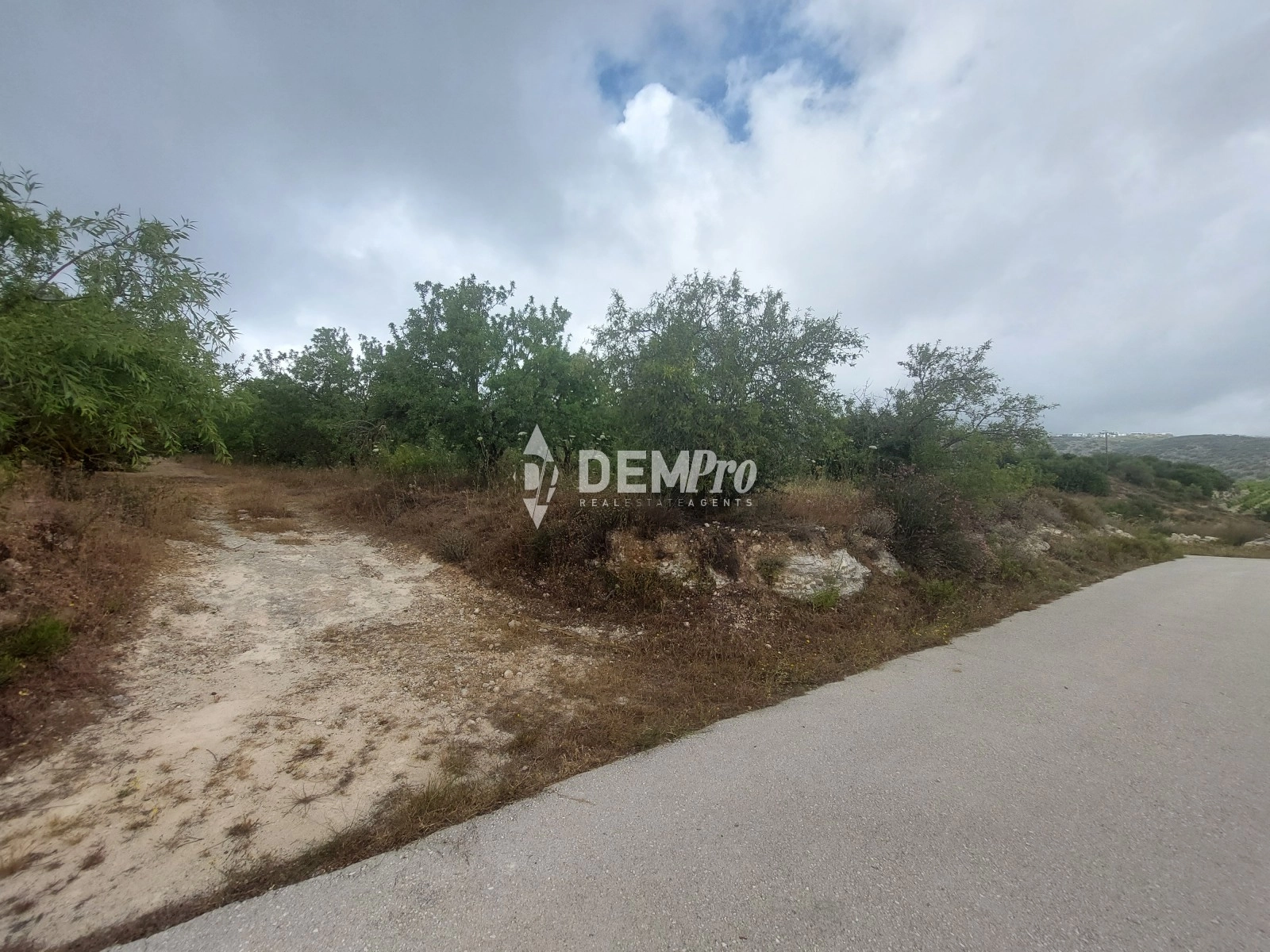 2,970m² Plot for Sale in Armou, Paphos District