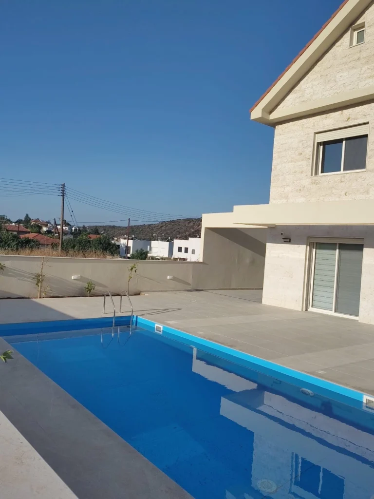 5 Bedroom House for Rent in Palodeia, Limassol District