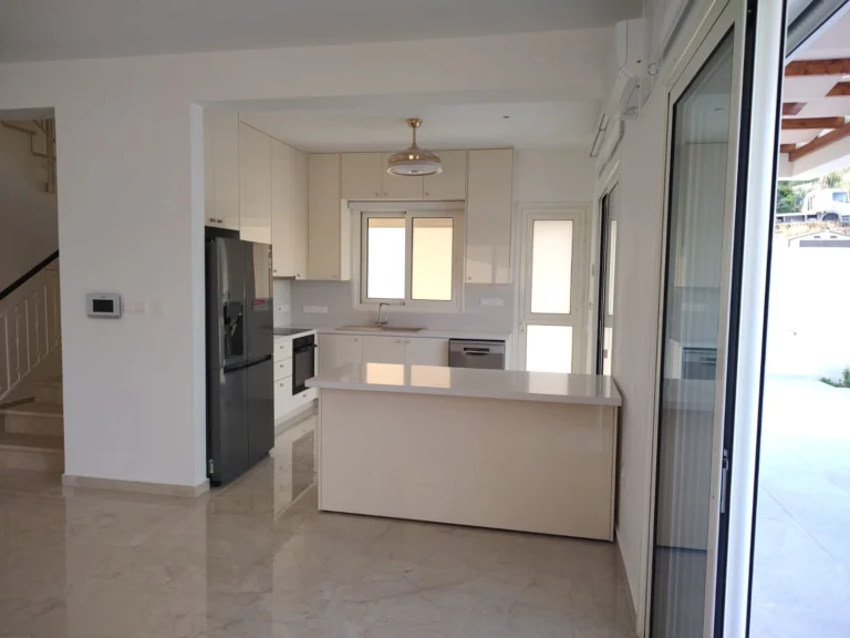 5 Bedroom House for Rent in Palodeia, Limassol District