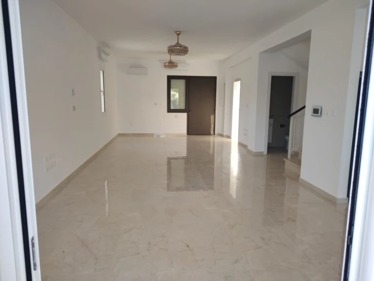 5 Bedroom House for Rent in Palodeia, Limassol District