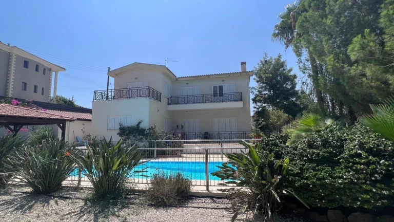 4 Bedroom House for Sale in Parekklisia, Limassol District