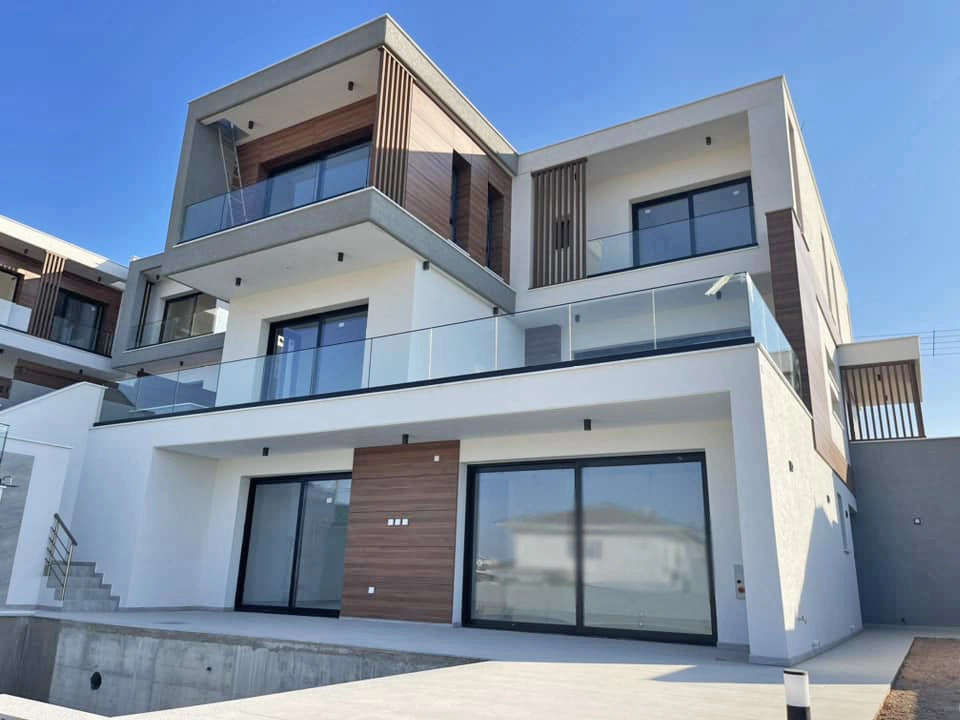 5 Bedroom House for Sale in Germasogeia, Limassol District