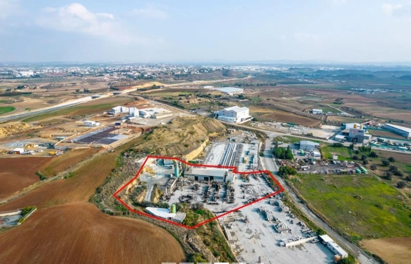 288m² Building for Sale in Latsia, Nicosia District