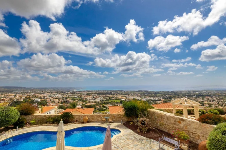 4 Bedroom House for Sale in Peyia, Paphos District