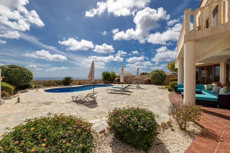 4 Bedroom House for Sale in Peyia, Paphos District