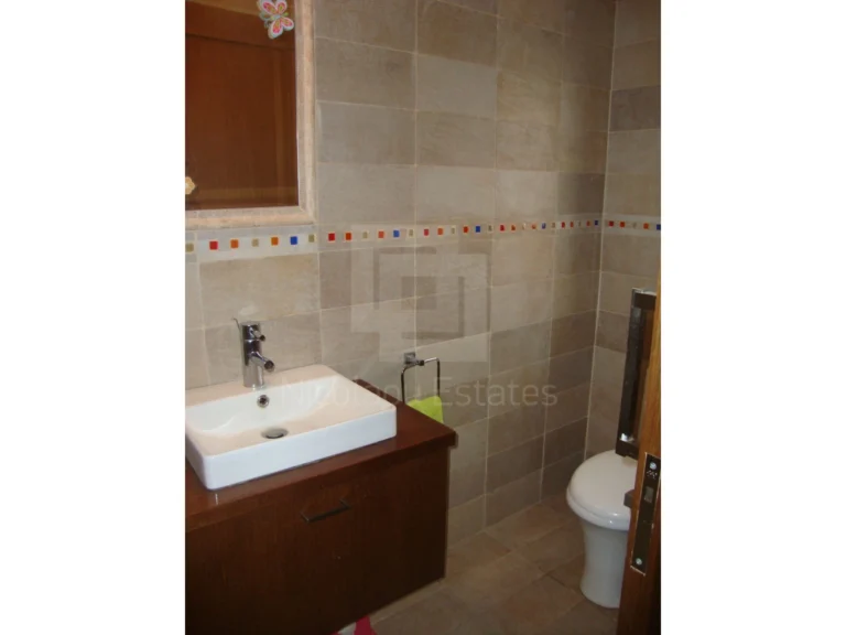 5 Bedroom House for Sale in Akrounta, Limassol District