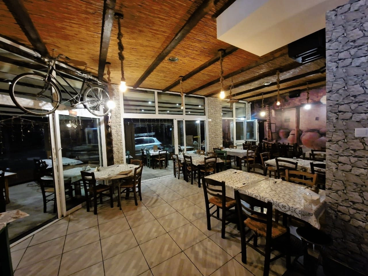 170m² Restaurant for Sale in Kato Polemidia, Limassol District