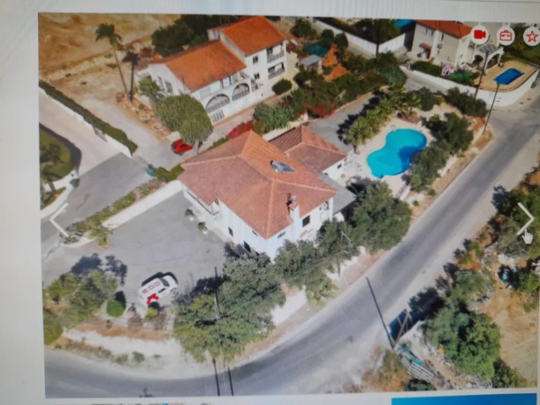 3 Bedroom House for Sale in Agios Tychonas, Limassol District