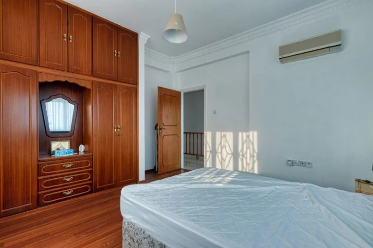 5 Bedroom Villa for Sale in Oroklini, Larnaca District