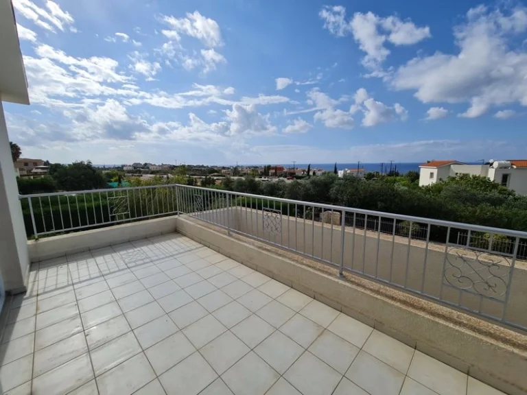 3 Bedroom House for Sale in Sea Caves, Paphos District