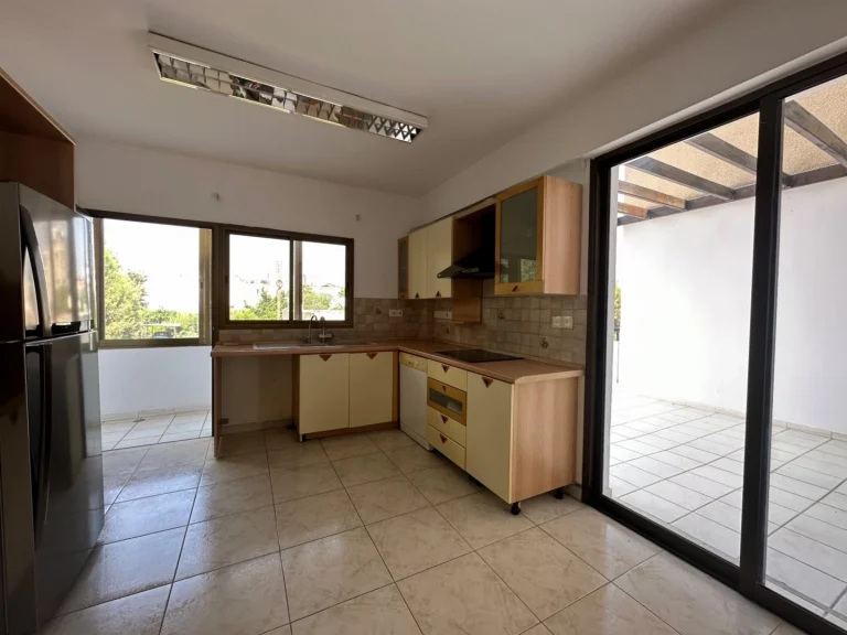 3 Bedroom Apartment for Sale in Limassol – Mesa Geitonia