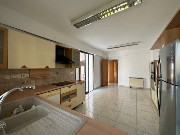 3 Bedroom Apartment for Sale in Limassol – Mesa Geitonia