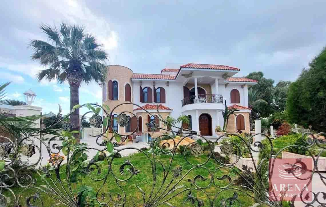 6+ Bedroom Villa for Sale in Paralimni, Famagusta District