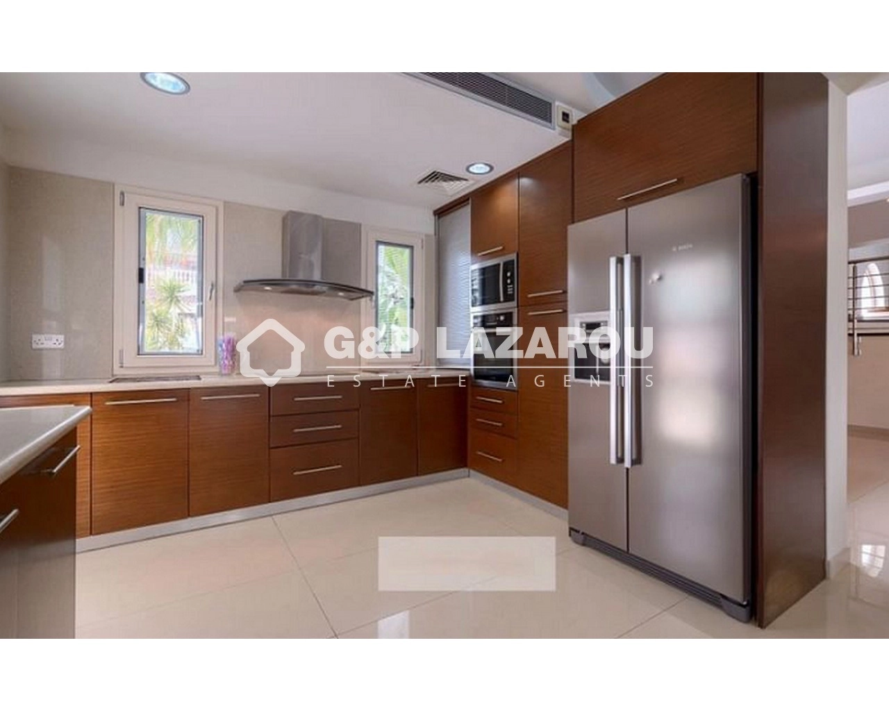 6+ Bedroom House for Sale in Paphos – Universal