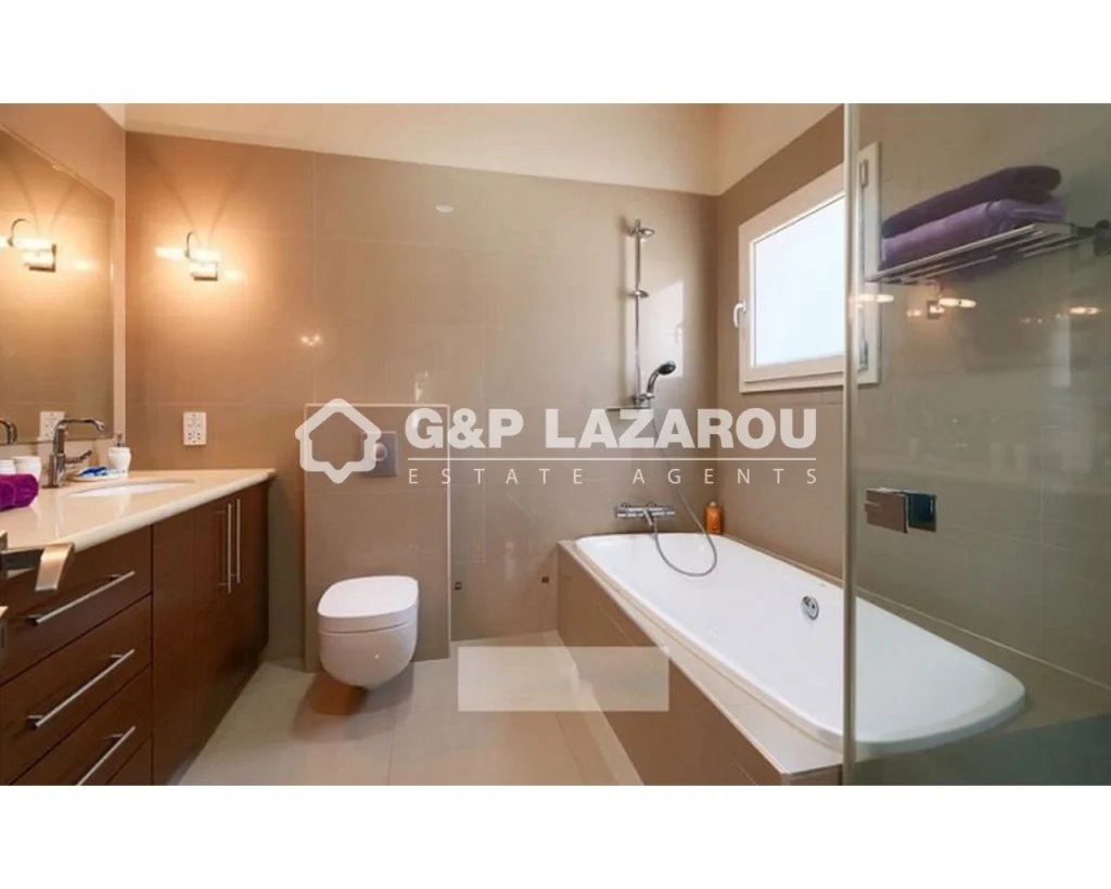 6+ Bedroom House for Sale in Paphos – Universal