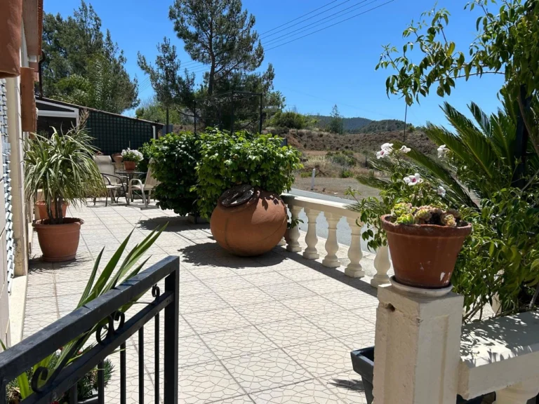 5 Bedroom House for Sale in Kalo Chorio, Limassol District