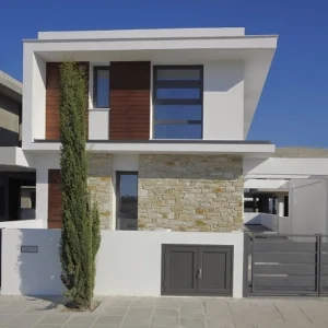 230m² Building for Sale in Larnaca